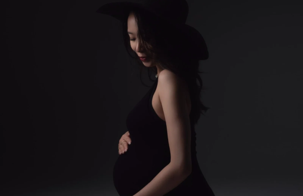 A Pregnancy Photoshoot That’s a Work of Art – Get Photos in Sydney North Shore, Northern Beaches and Artarmon to Cherish for a Lifetime